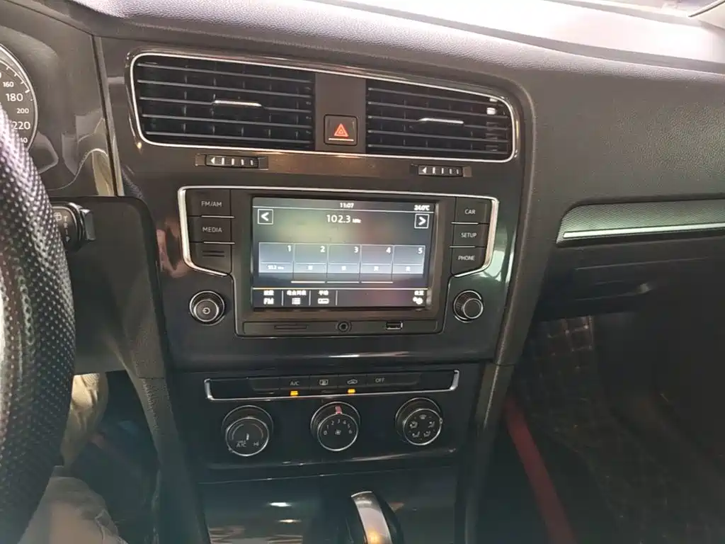 Volkswagen Golf — миниатюра 13