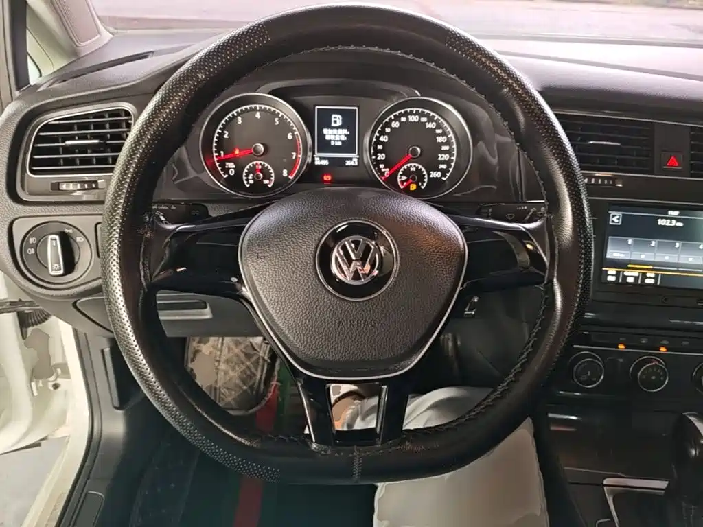 Volkswagen Golf — миниатюра 11