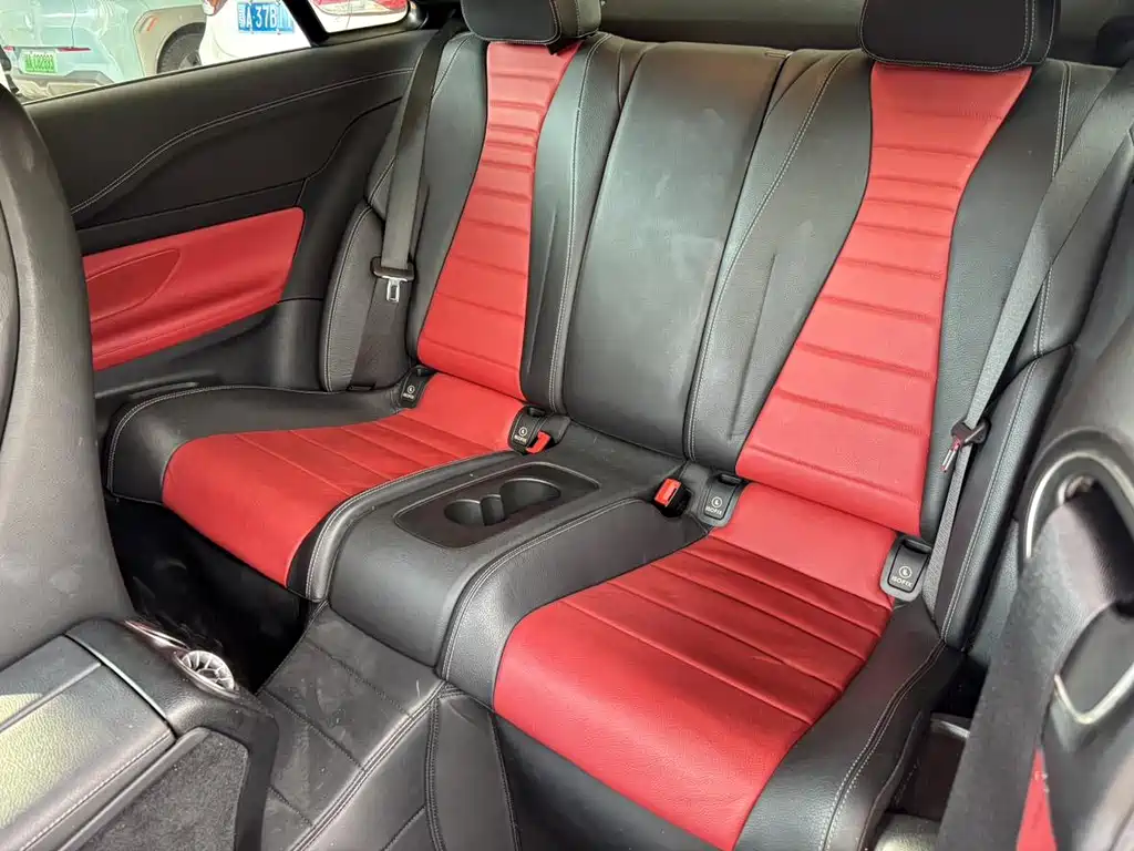 Mercedes-Benz E-Class (Import) — миниатюра 3