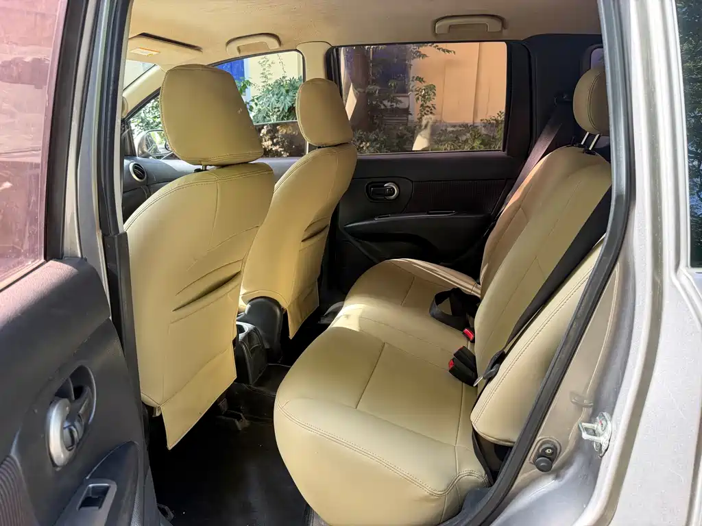 Nissan Livina — миниатюра 8