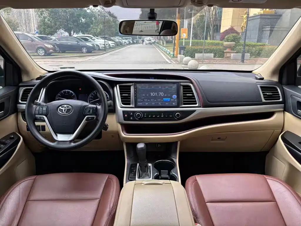 Toyota Highlander — миниатюра 8