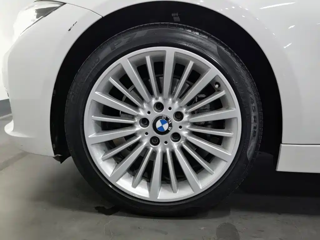 BMW 3 Series — миниатюра 17