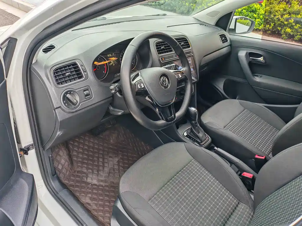 Volkswagen Polo — миниатюра 7