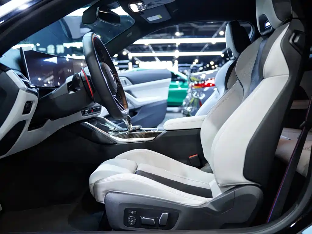 BMW M4 — миниатюра 11