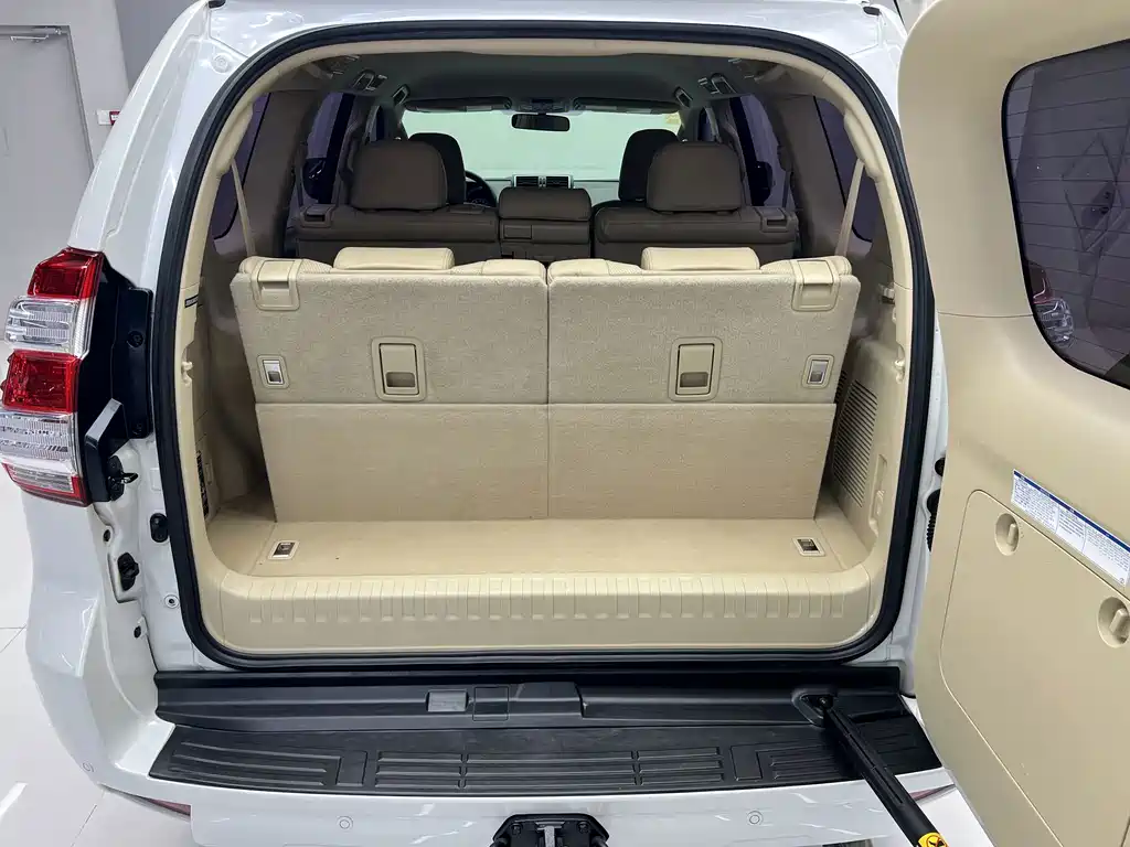 Toyota Prado (Import) — миниатюра 8
