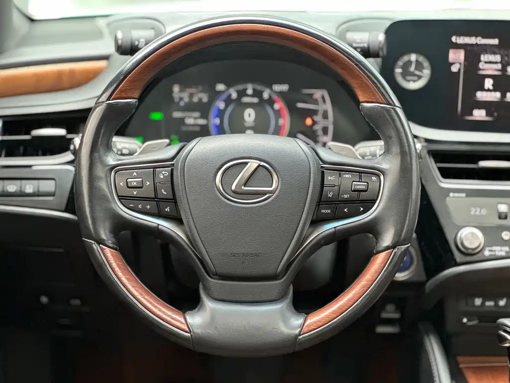 Lexus ES — миниатюра 6