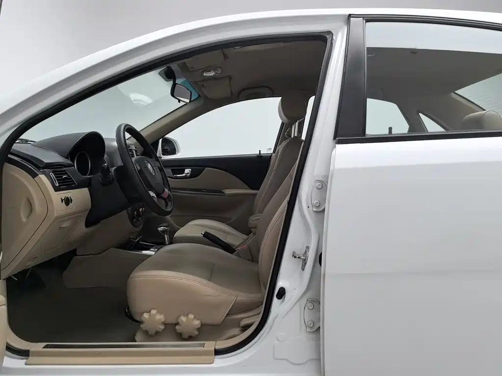 Buick Excelle — миниатюра 10