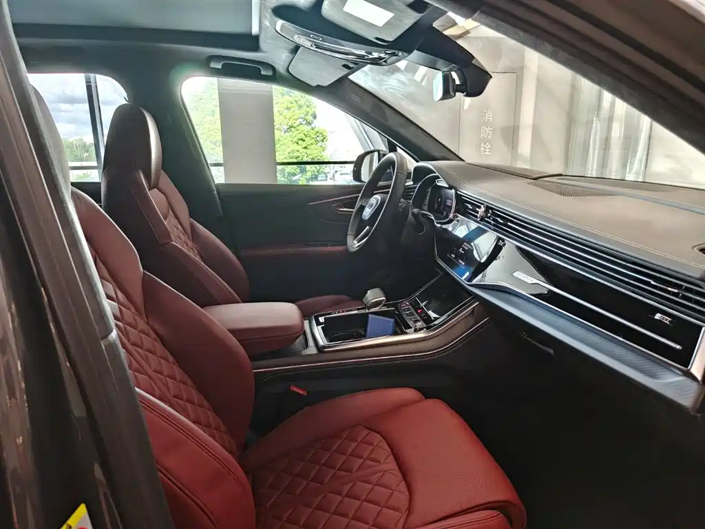 Audi SQ7 — миниатюра 11