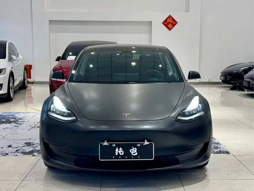 Tesla Model 3 — миниатюра 2
