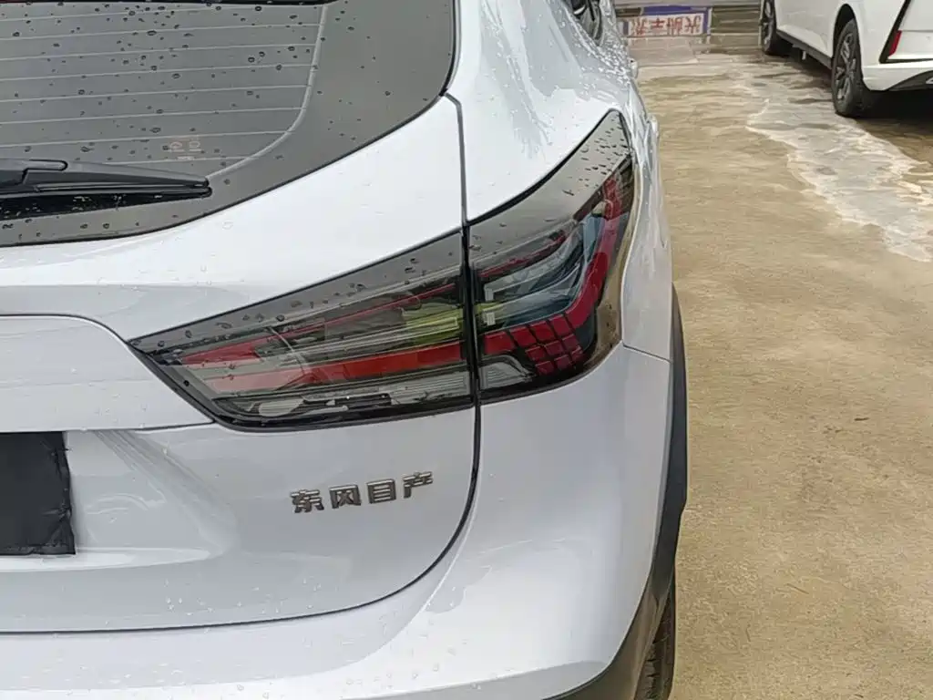 Nissan Qashqai — миниатюра 8