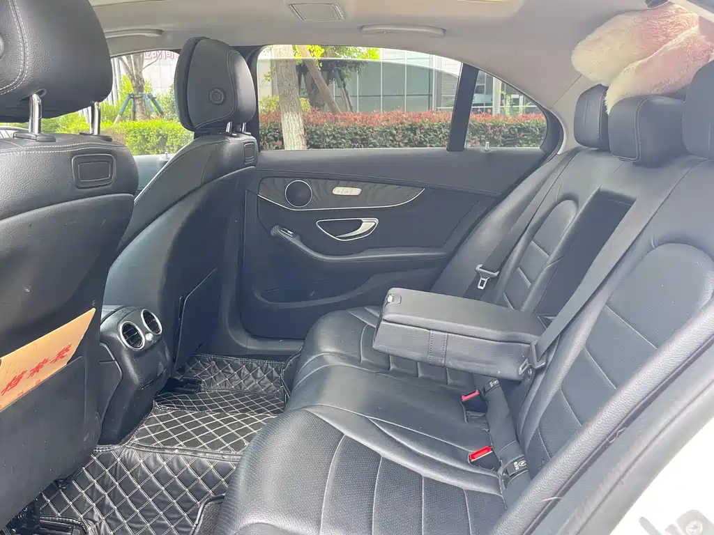 Mercedes-Benz C-Class — миниатюра 9