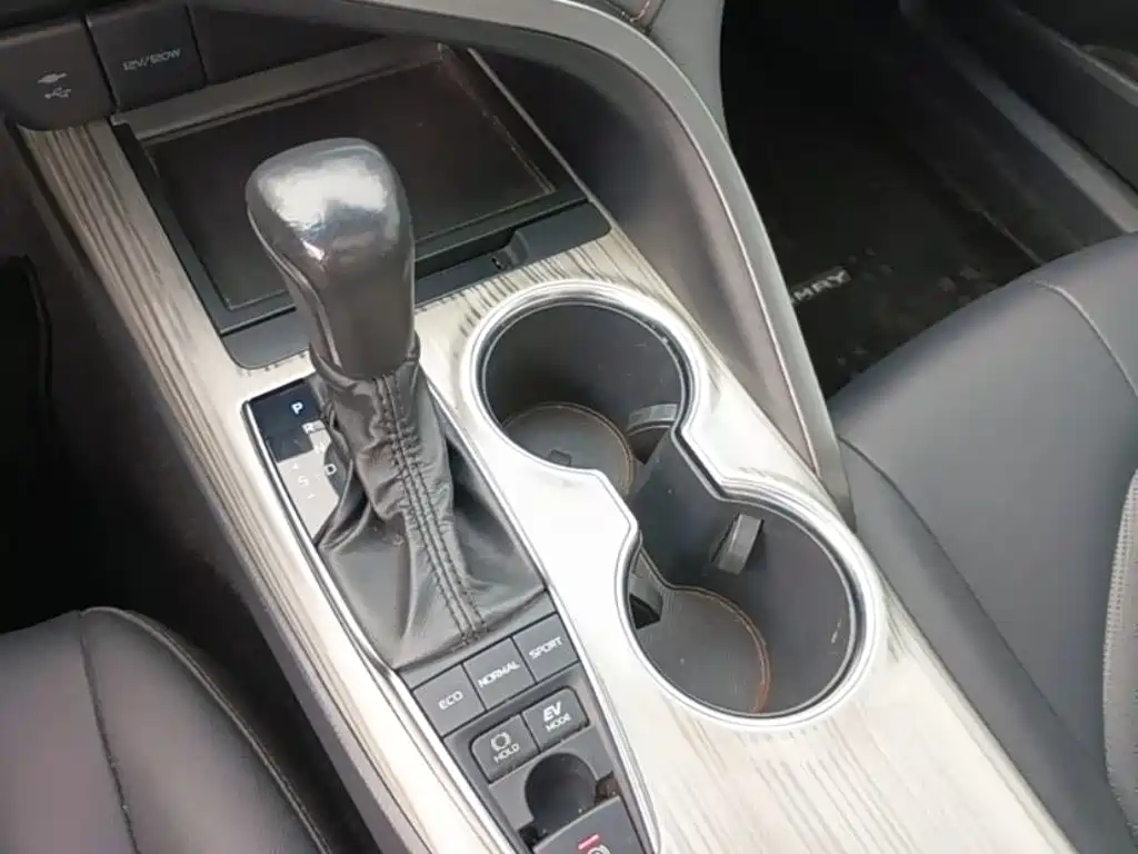 Toyota Camry — миниатюра 14