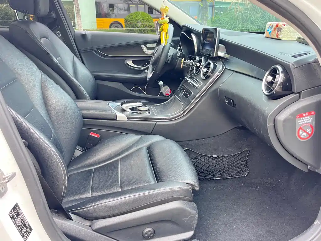 Mercedes-Benz C-Class — миниатюра 16