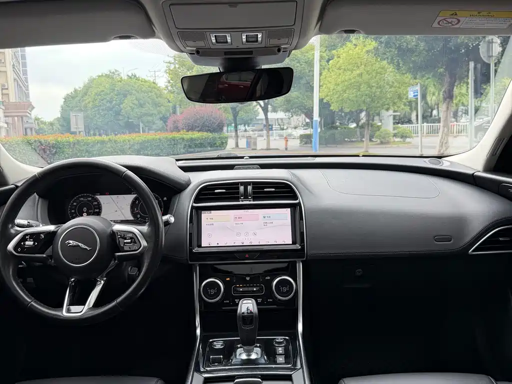 Jaguar XEL — миниатюра 13