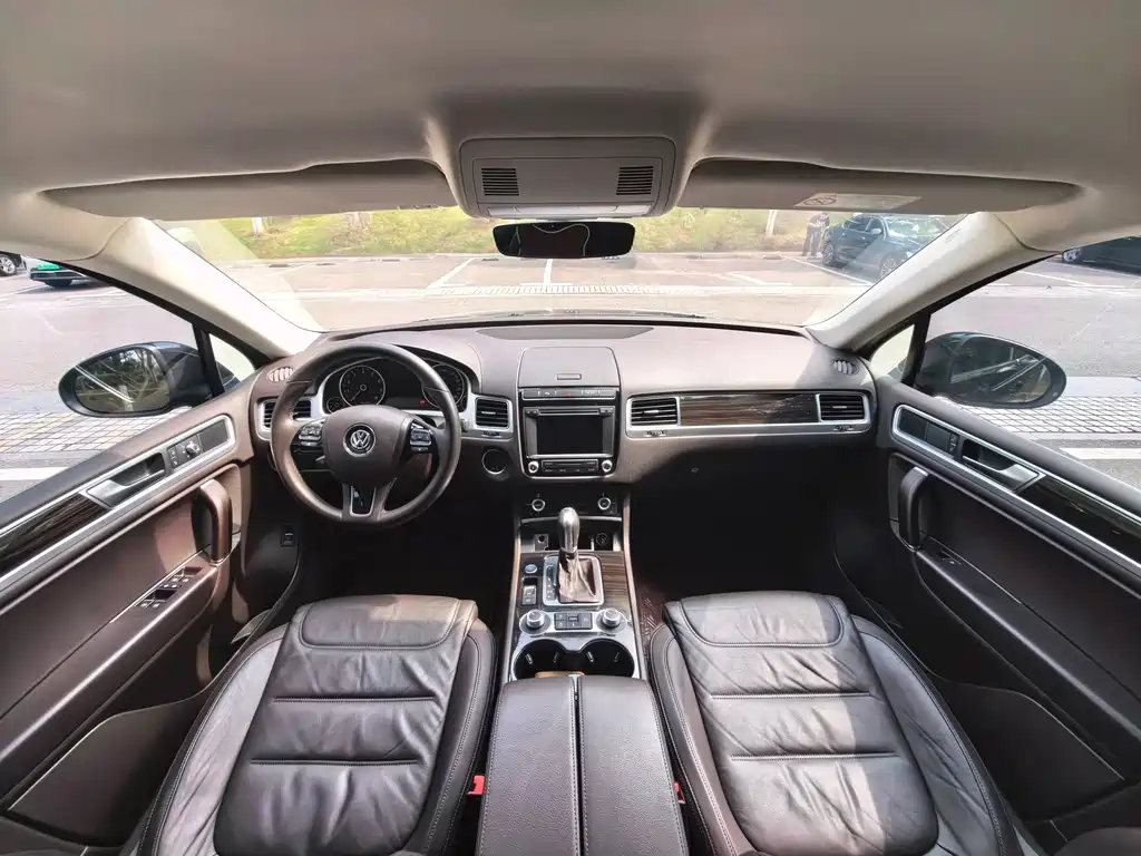 Volkswagen Touareg — миниатюра 12