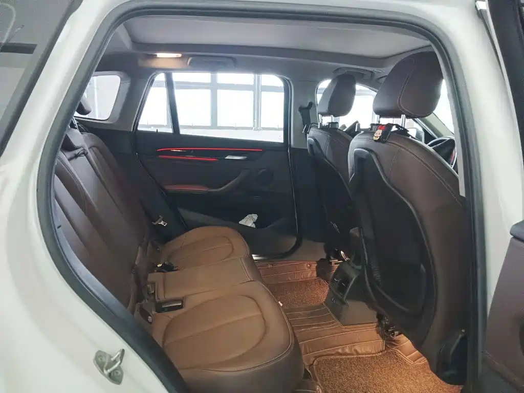 BMW X1 — миниатюра 10
