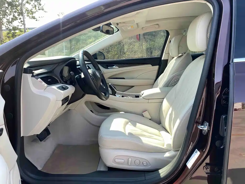 Buick LaCrosse — миниатюра 5