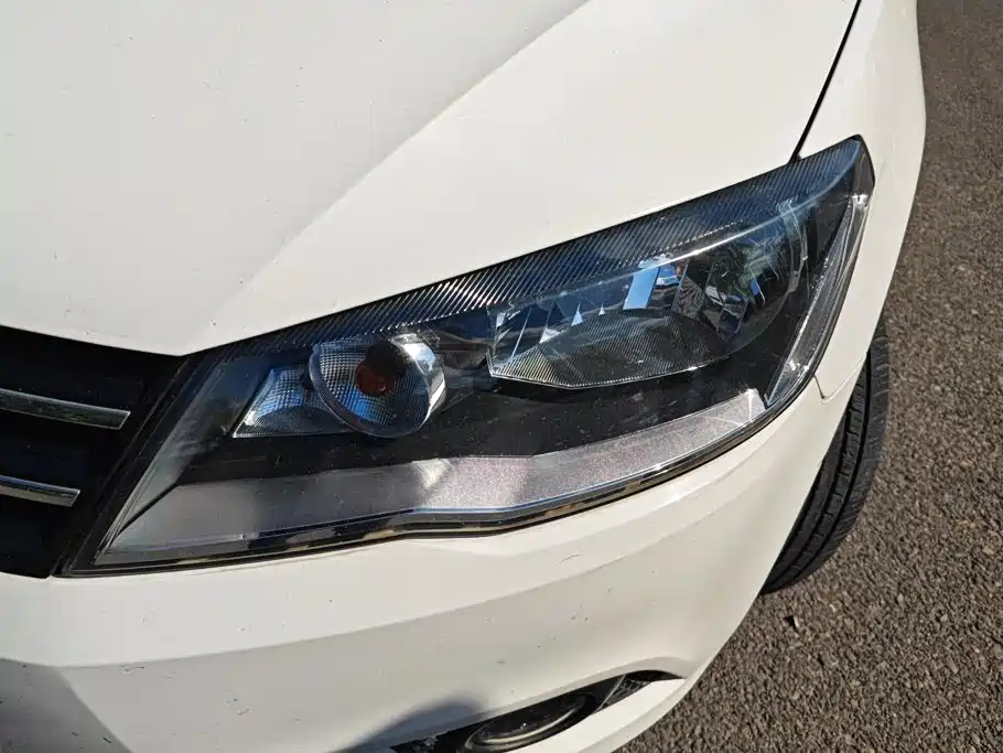Volkswagen Jetta — миниатюра 5