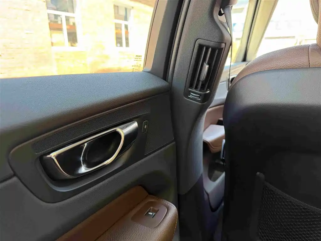 Volvo XC60 — миниатюра 19