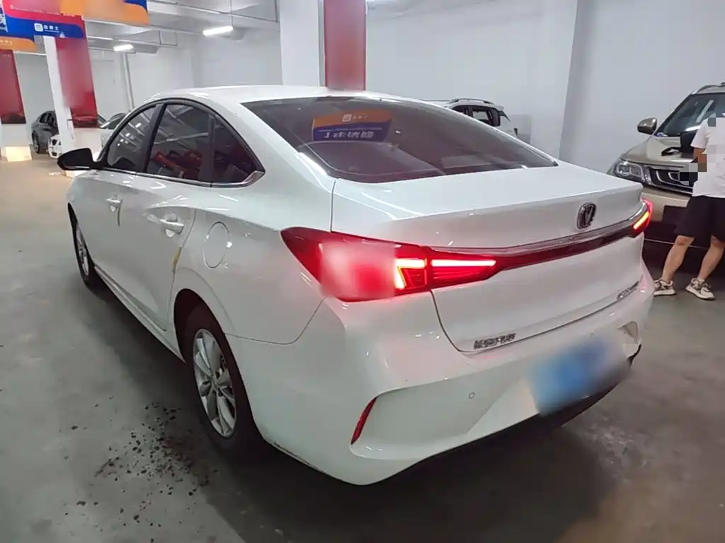 Changan Eado — миниатюра 5