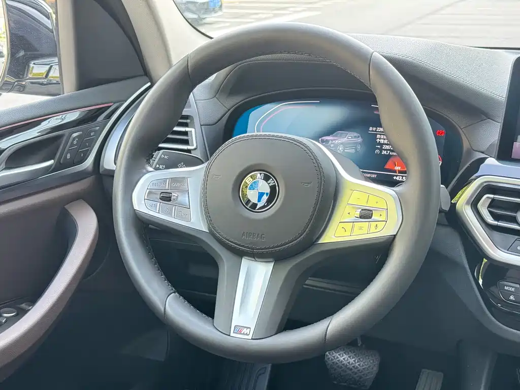 BMW X3 — миниатюра 11