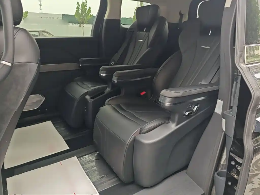 Hongqi Hongqi HQ9 PHEV — миниатюра 17