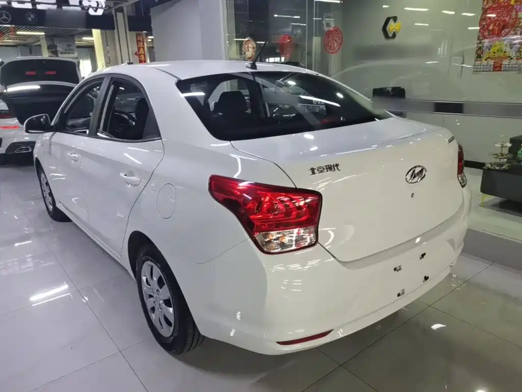 Hyundai Verna — миниатюра 5