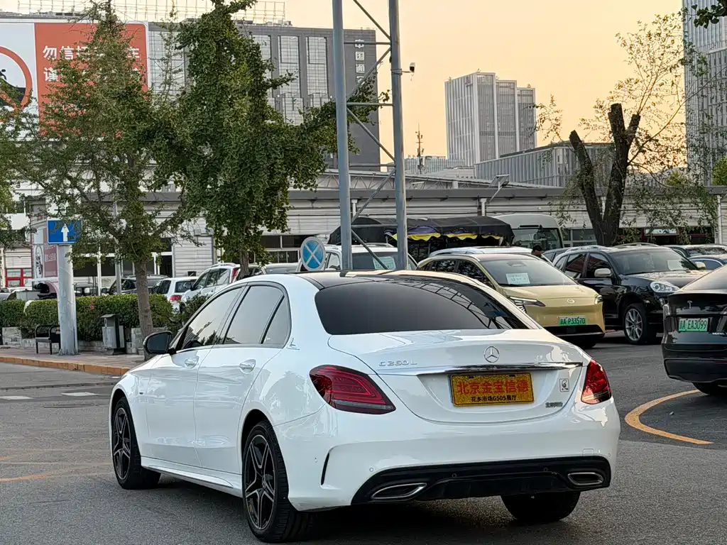 Mercedes-Benz C-Class — миниатюра 6