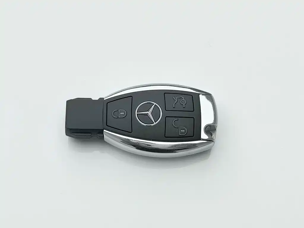 Mercedes-Benz E-Class — миниатюра 19