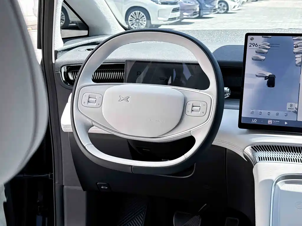 XPeng X9 — миниатюра 42
