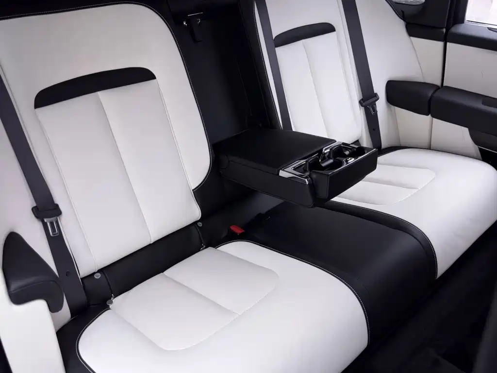 Rolls-Royce Cullinan — миниатюра 35