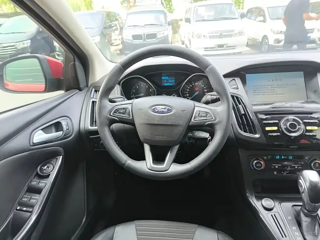 Ford Focus — миниатюра 11