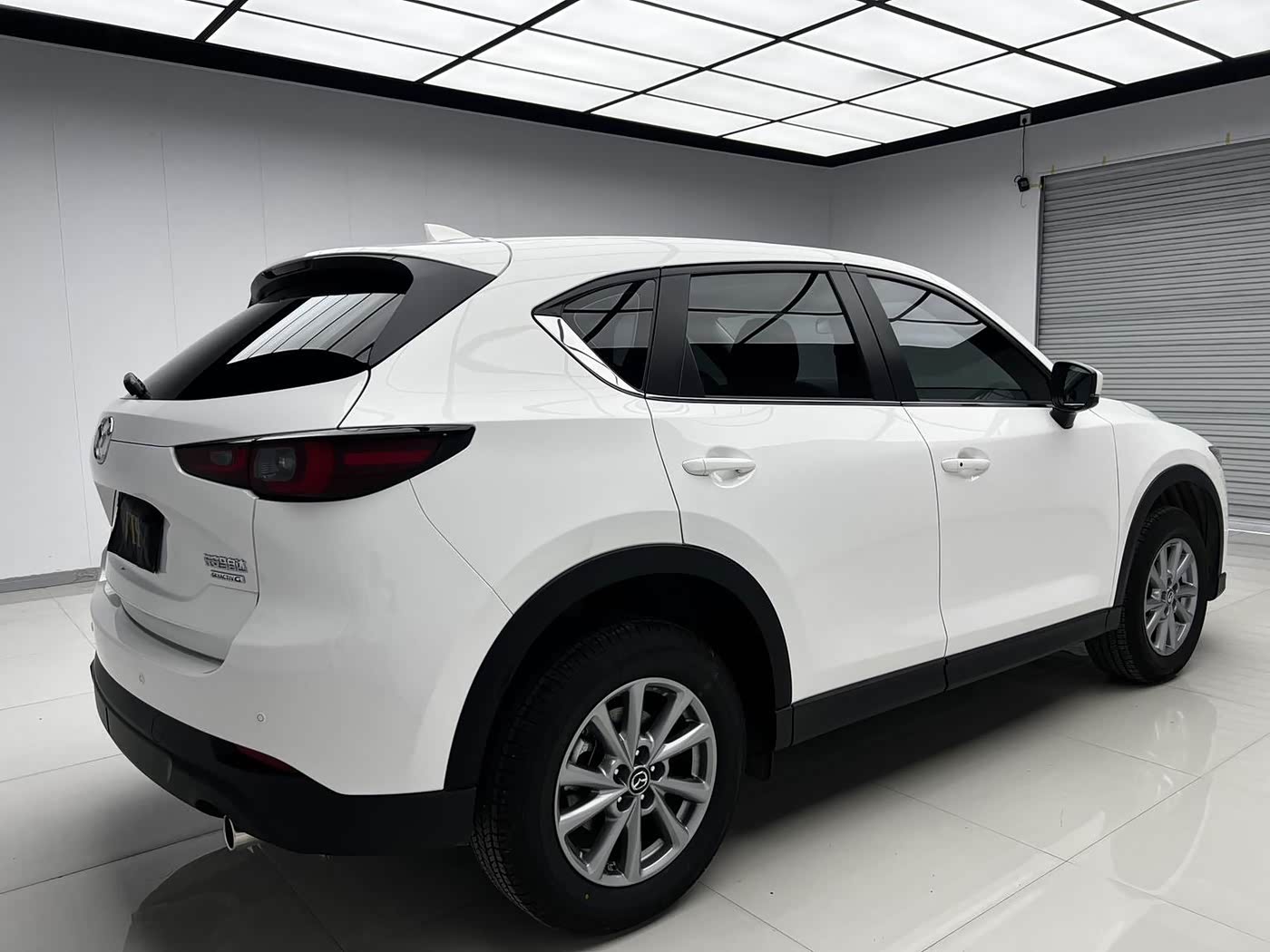 Mazda CX-5 2.0 л 2024 г. Белый, пробег 700 км