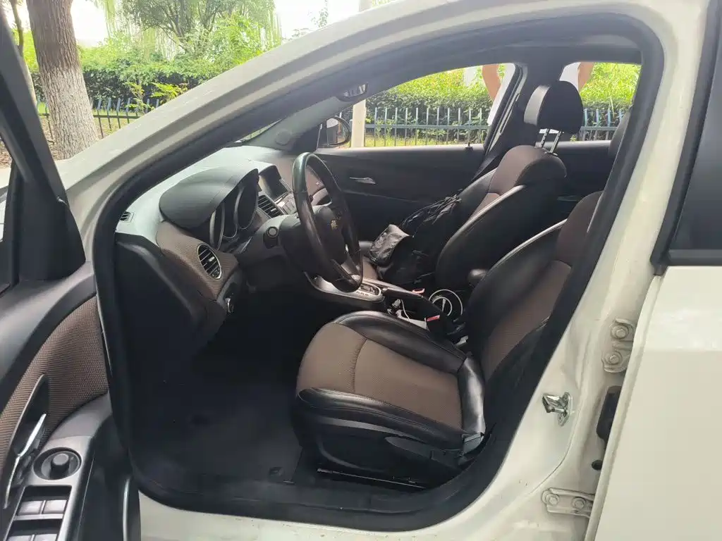 Chevrolet Cruze — миниатюра 12