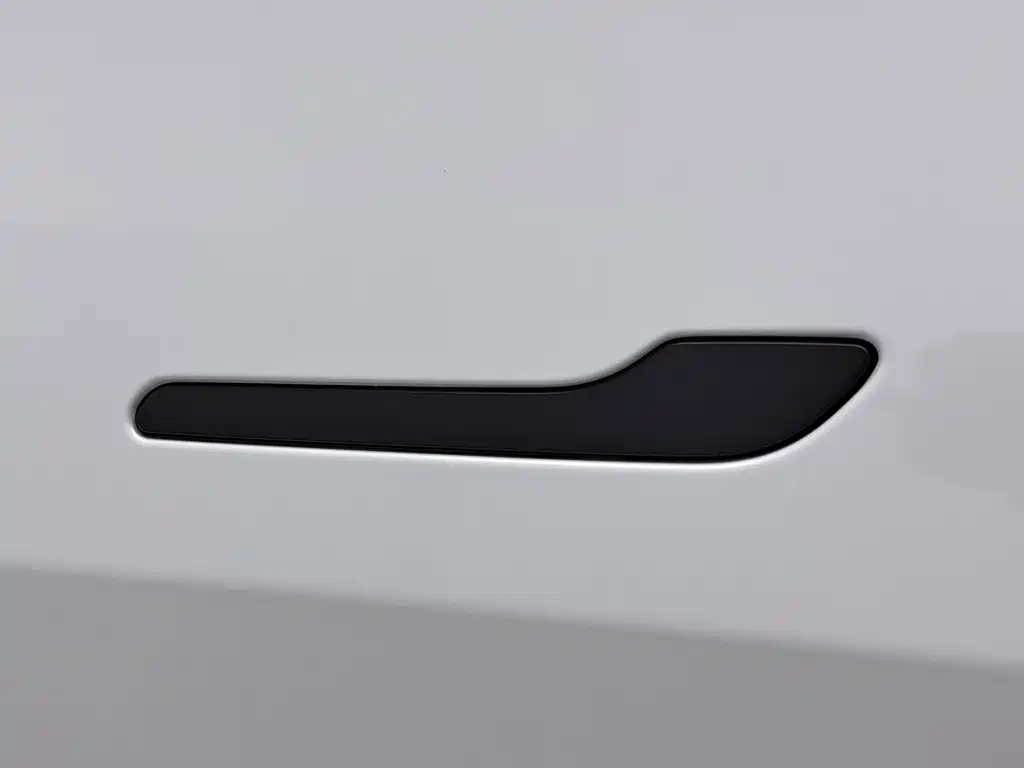 Tesla Model Y — миниатюра 18