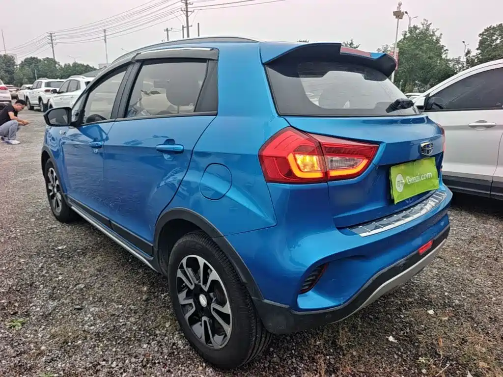 Geely Vision X3 — миниатюра 5