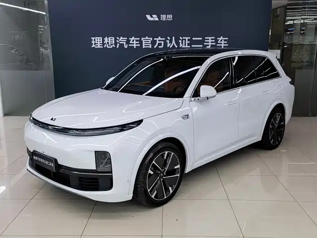 2025 Li Xiang L8