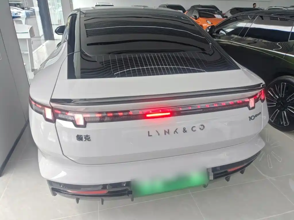 Lynk & Co 10 — миниатюра 6
