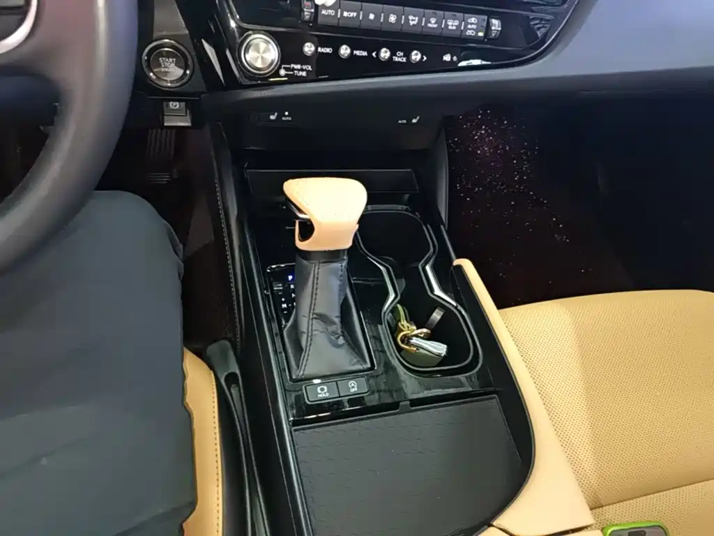 Lexus ES — миниатюра 14