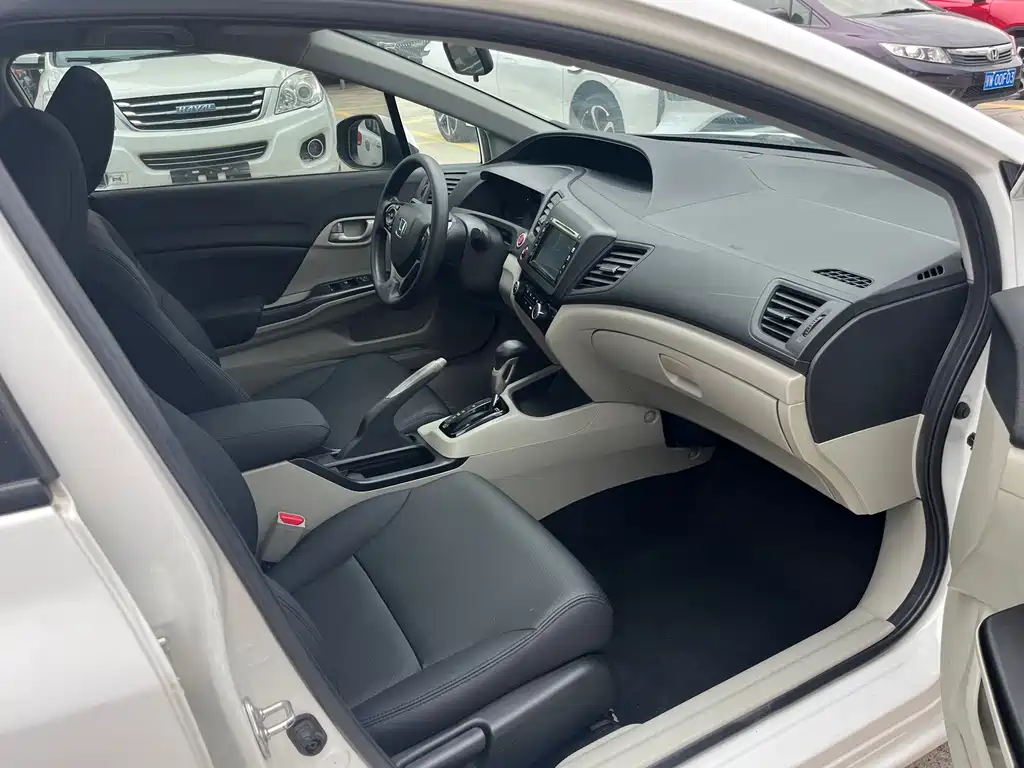 Honda Civic — миниатюра 8