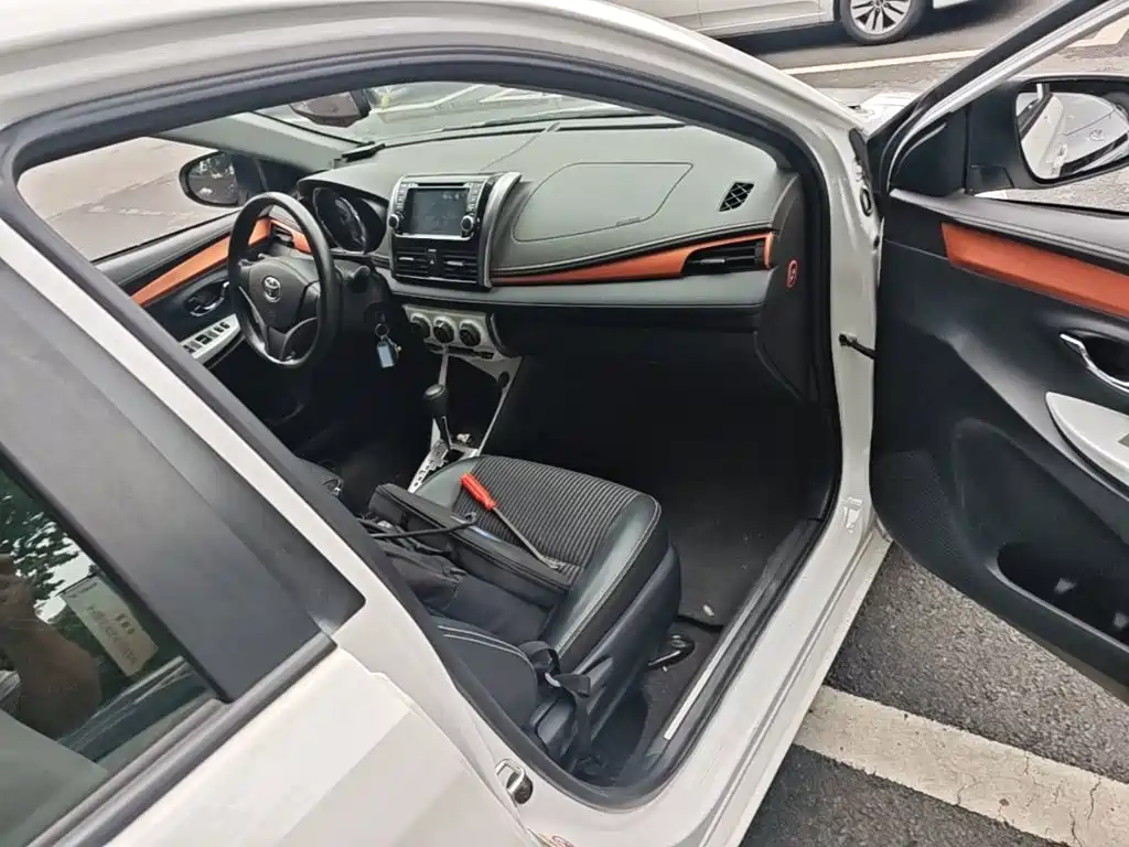 Toyota Yaris L — миниатюра 9
