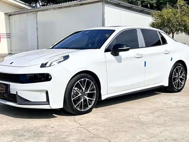 2020 Lynk & Co 03