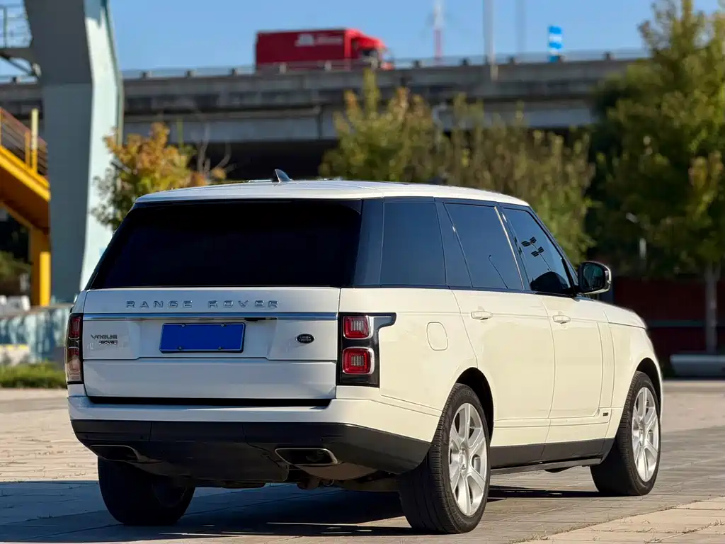 Land Rover Range Rover — миниатюра 6