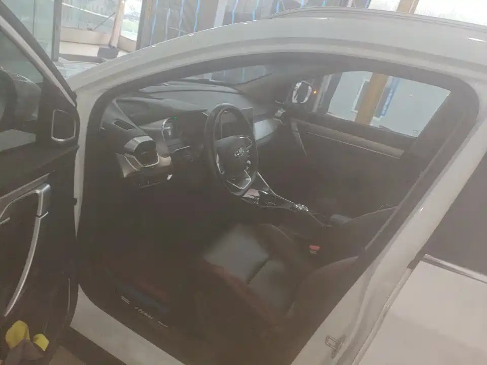 Geely Binyue — миниатюра 7