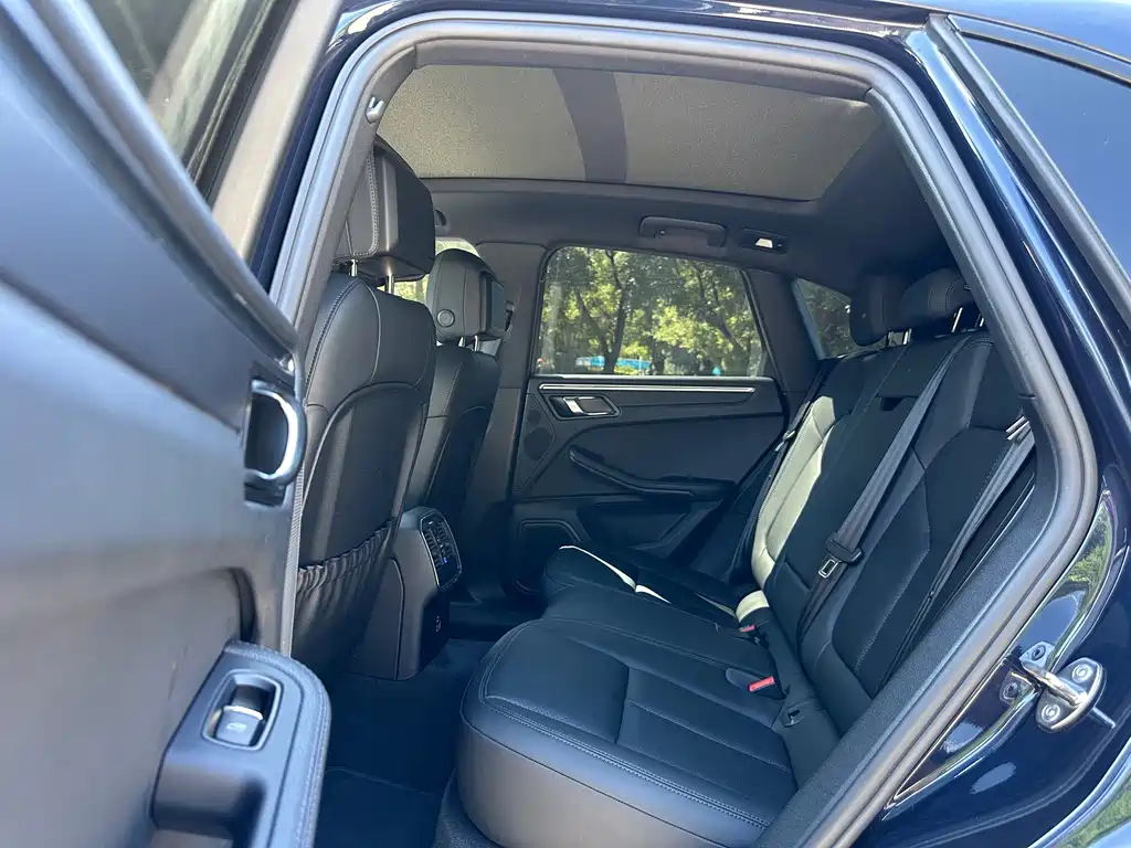 Porsche Macan — миниатюра 12