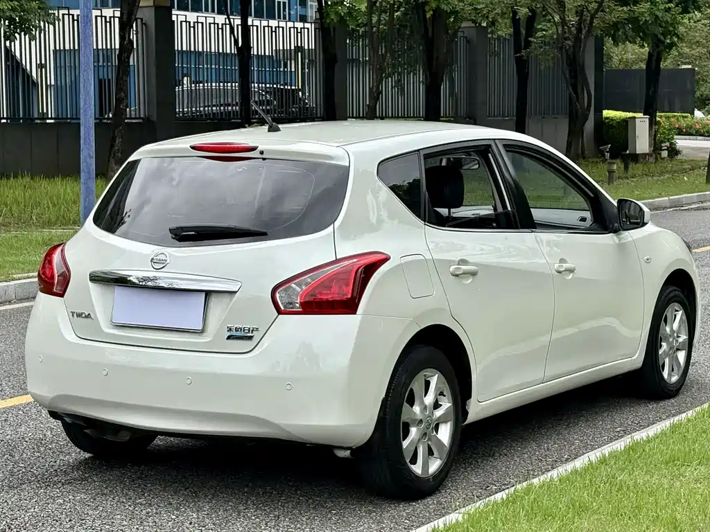 Nissan Tiida — миниатюра 6