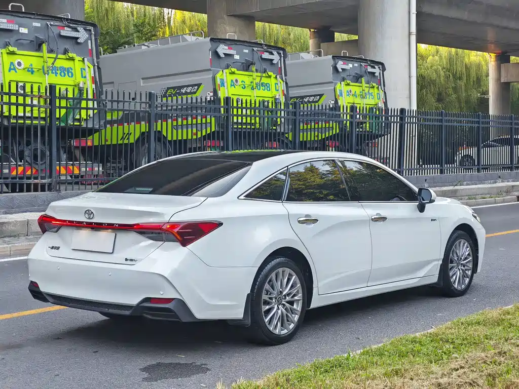 Toyota Avalon — миниатюра 4