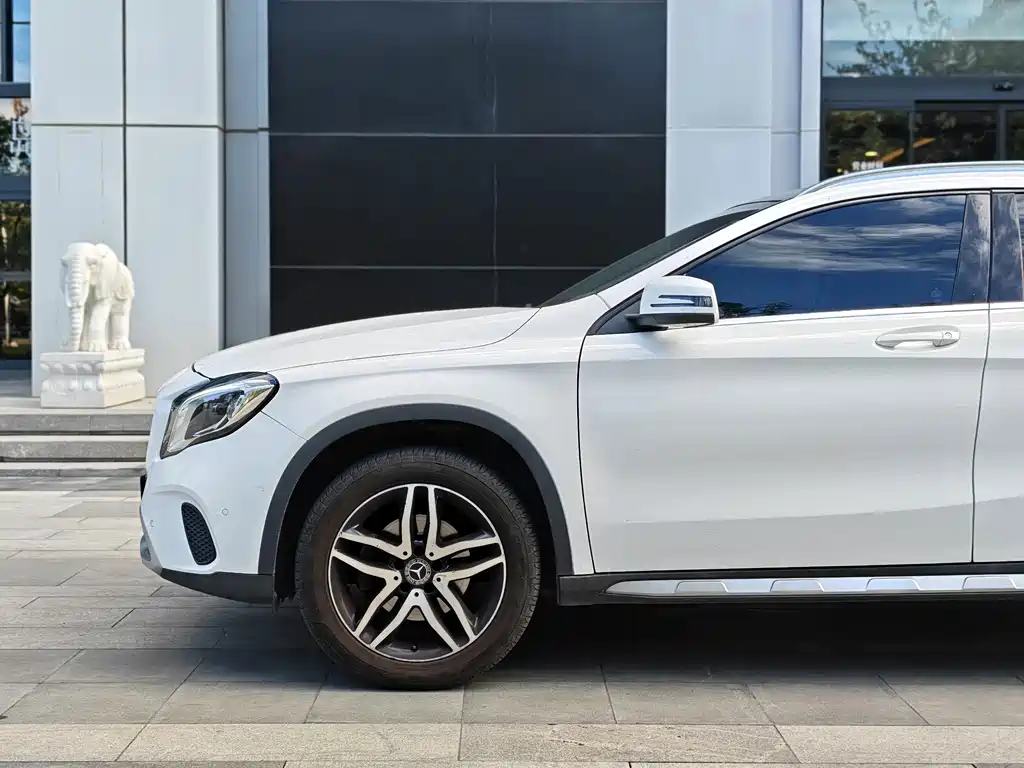 Mercedes-Benz GLA — миниатюра 8