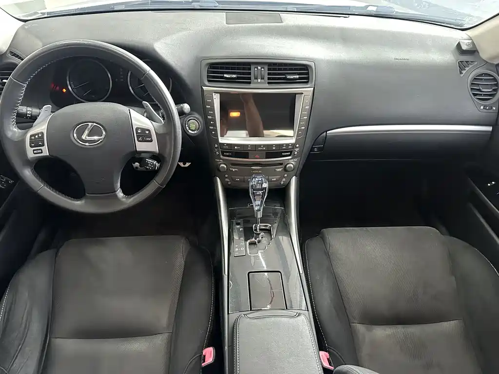 Lexus IS — миниатюра 6