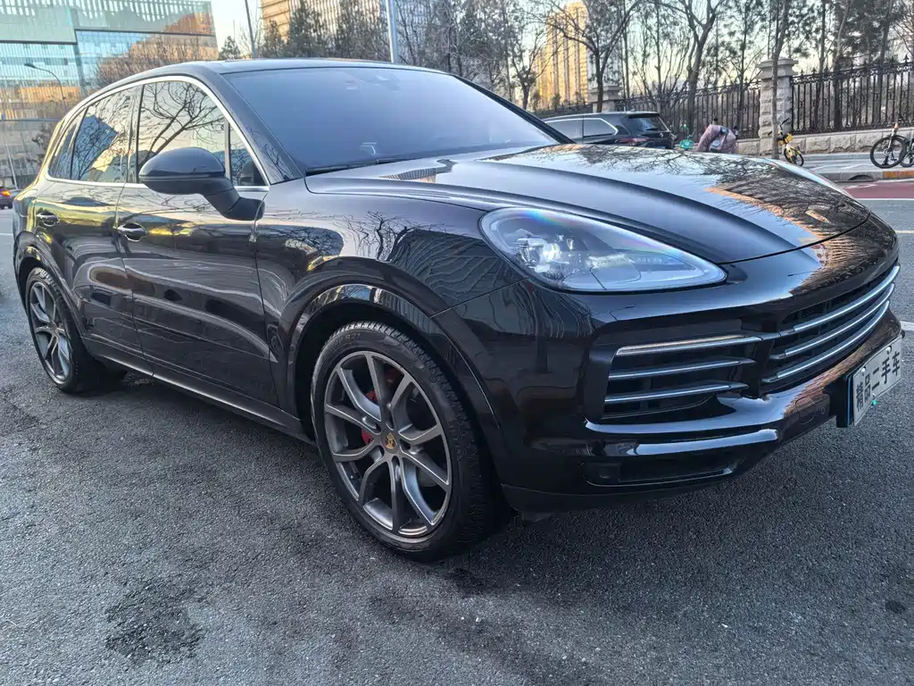 PORSCHE CAYENNE